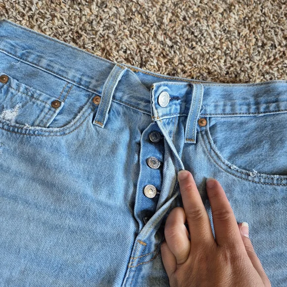 Levi's Women's 501 Button Fly Denim Shorts - Picture 3 of 5